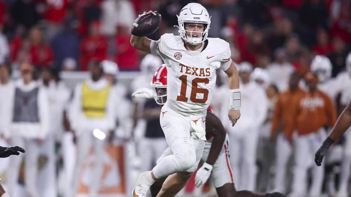  Nov 15, 2025; Athens, Georgia, USA; Texas Longhorns quarterback Arch Manning (16) throws a pass during the second half against the Georgia Bulldogs at Sanford Stadium. Mandatory Credit: Brett Davis-Imagn Images | Brett Davis-Imagn Images 