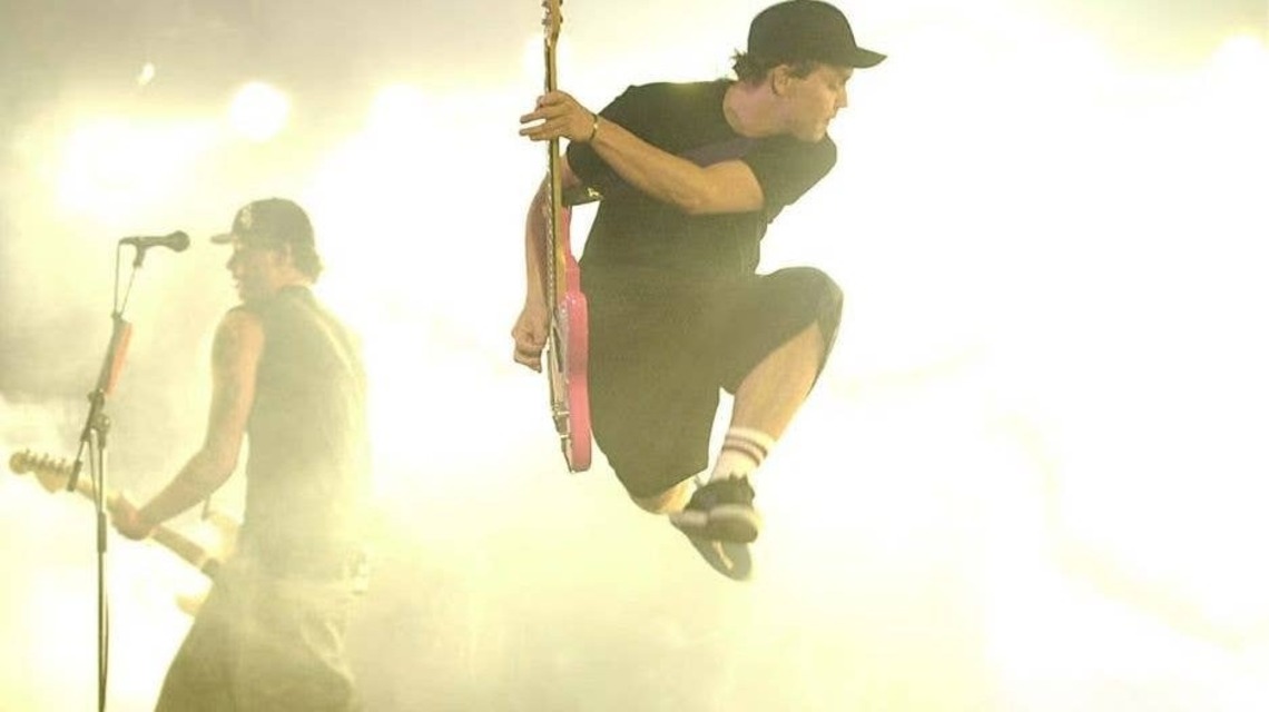 '90s Rock Legends With Multiple No. 1 Hits Celebrate New Milestone in Most Nostalgic Way Ever 