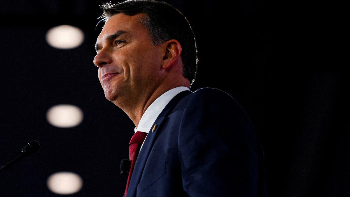 FILE PHOTO: Brazilian senator Flavio Bolsonaro, Brazil's former President Jair Bolsonaro's son, attends the Conservative Political Action Conference (CPAC) USA 2026 at the Gaylord Texan Resort and Convention Center, in Grapevine, Texas, U.S. March 28, 2026.  REUTERS/Callaghan O'Hare/File Photo