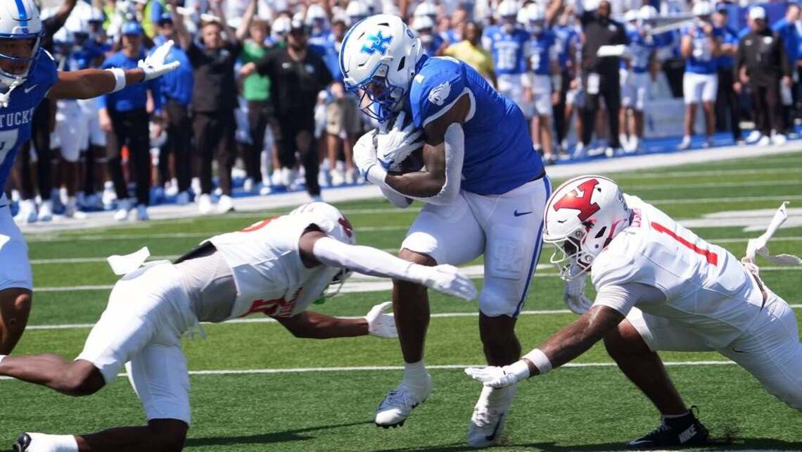 Kenny Minchey (4 TDs), Kentucky open with rout of Youngstown State 