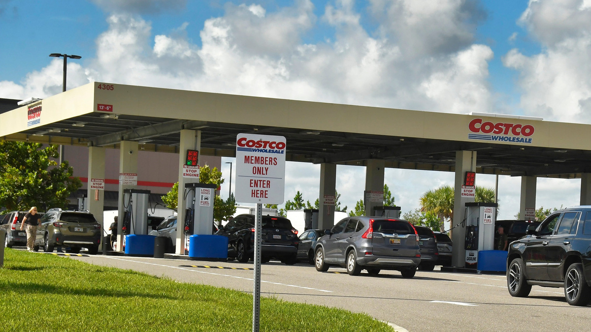 What time does Costco gas open? See hours, price information