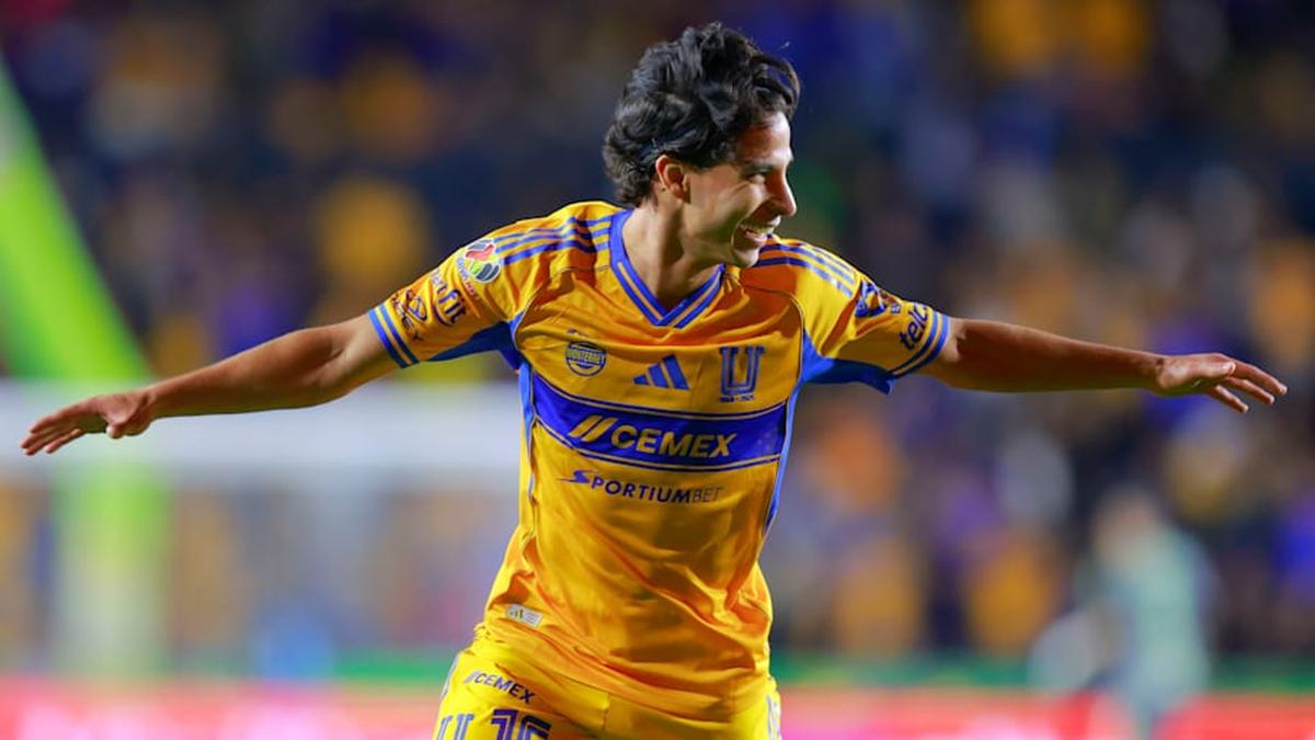  Tigres's Diego Lainez was mysteriously erased from the Mexico national team in recent months. | Hugo Rivera/Jam Media/Getty Images 