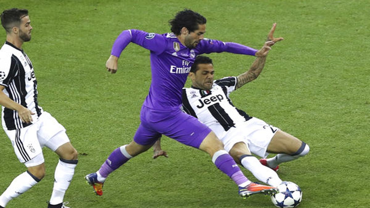 Dani Alves, Isco
