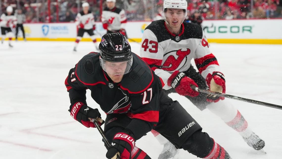 Nikolaj Ehlers leads Hurricanes to comfortable win vs. Devils 