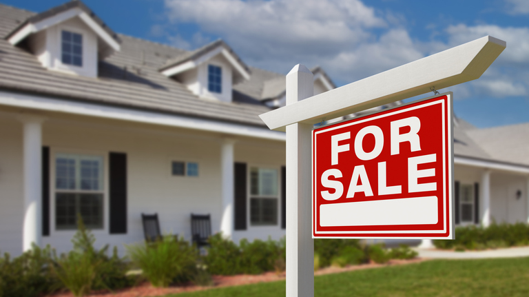 Be careful about committing to a single real estate firm, federal authorities warn
