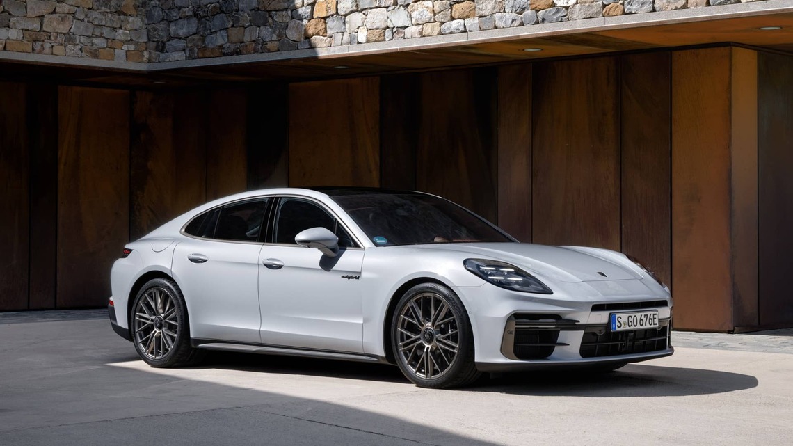 2025 Porsche Panamera Turbo E-Hybrid