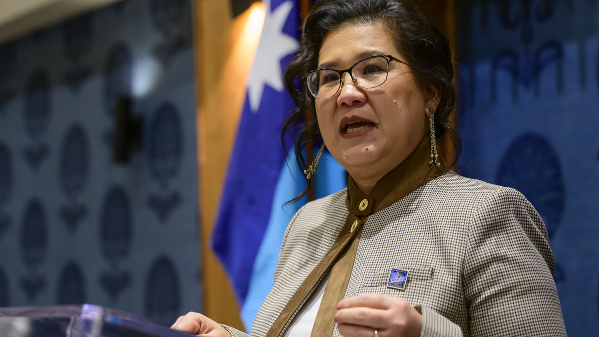 St. Paul Mayor Kaohly Her at a private swearing-in ceremony at the International Institute of Minnesota in St. Paul on Friday, Jan. 2, 2026. (John Autey / Pioneer Press)