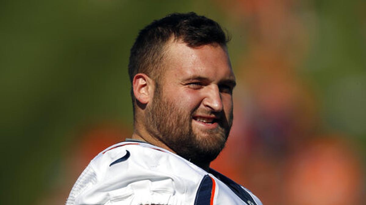 Denver Broncos offensive tackle Dalton Risner (66), r m