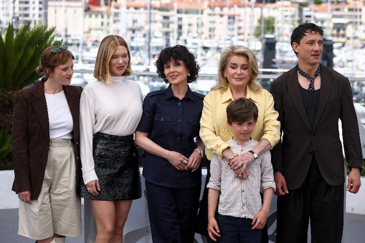 Director Marie Kreutzer and cast members Jella Haase, Lea Seydoux, Catherine Deneuve, Malo Blanchet and Laurence Rupp pose during a photocall for the film "Gentle Monster" in competition at the 79th Cannes Film Festival in Cannes, France, May 16, 2026. REUTERS/Manon Cruz