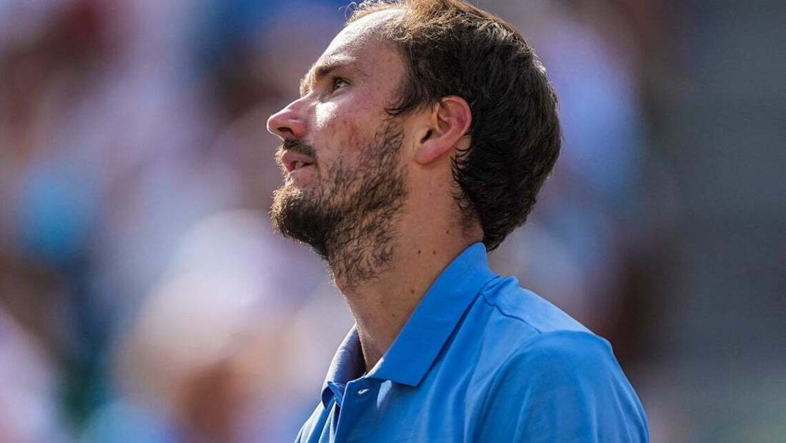 Daniil Medvedev DQ'd after hitting fan with ball 