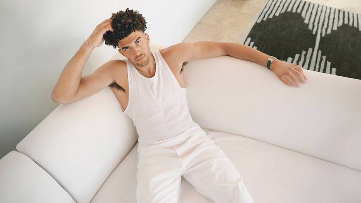  Erik Carter/Sports Illustrated; styling creative direction by Kesha McLeod of KMCME; tank and jeans by Calvin Klein; necklace and bracelet by David Yurman; watch by Zenith. 