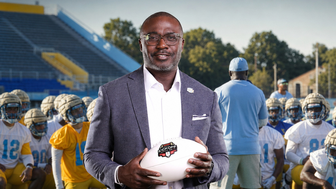 Marshall Faulk admits paranoia, lack of comfort as head coach 