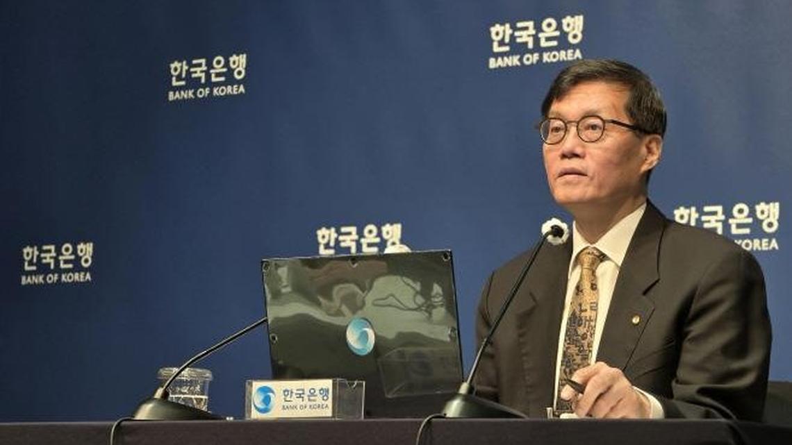 BOK chief urges caution, cites Middle East risks over rates 