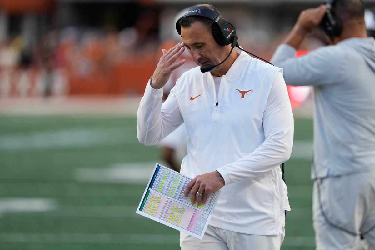  Texas Longhorns head coach Steve Sarkisian against the Arkansas Razorbacks. Scott Wachter-Imagn Images