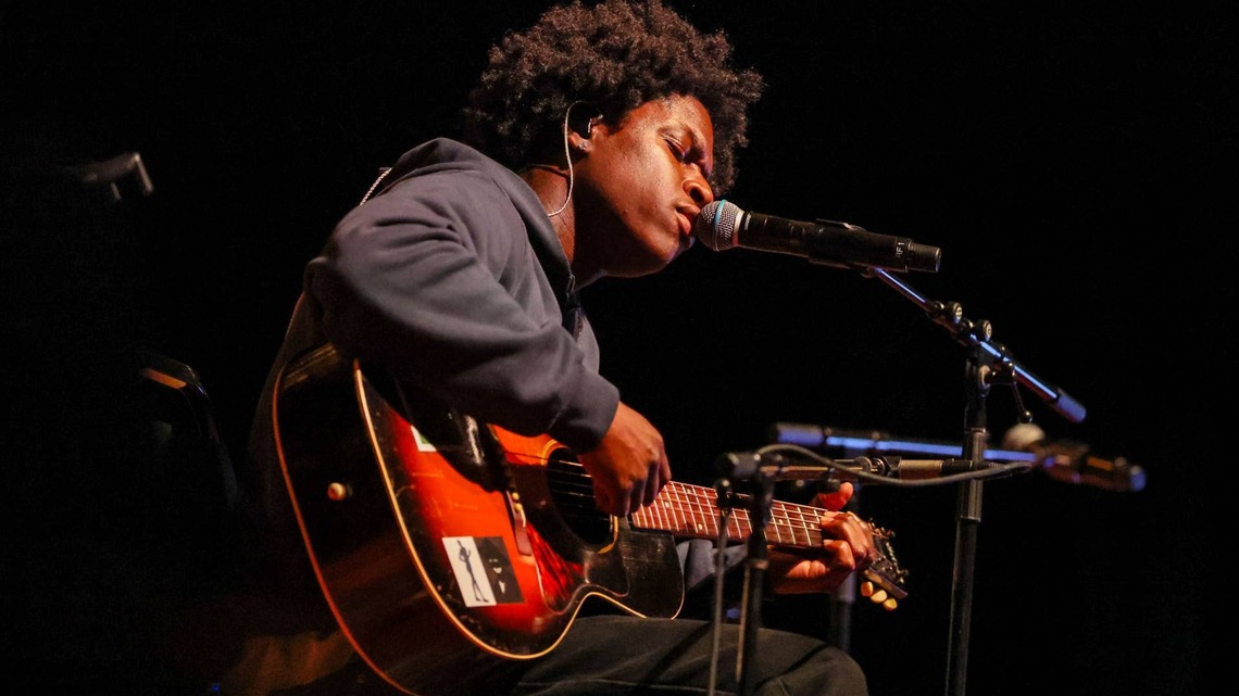 Grammy-Winning Star, With No. 1 Hit Song, Brings Fans to Tears After Delivering 'Beautiful' Live Performance 