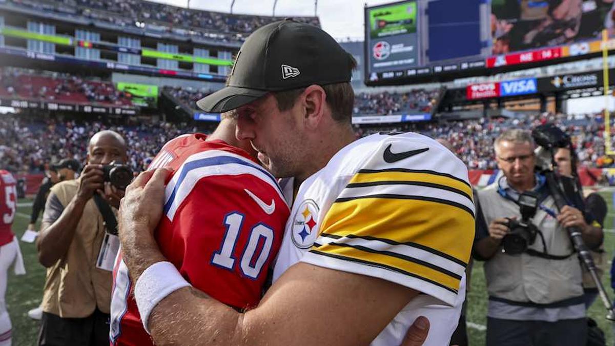  Sep 21, 2025; Foxborough, Massachusetts, USA; New England Patriots quarterback Drake Maye (10) and Pittsburgh Steelers quarterback Aaron Rodgers (8) after the game at Gillette Stadium. Mandatory Credit: Paul Rutherford-Imagn Images | Paul Rutherford-Imagn Images 