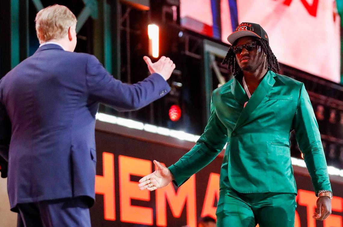  Edge rusher Shemar Stewart is greeted by NFL Commissioner Roger Goodell after being selected 17th overall by the Cincinnati Bengals during the first round of the 2025 NFL Draft on Thursday, April 24, 2025, at Lambeau Field in Green Bay, Wisconsin. The draft runs through April 26. Tork Mason/USA TODAY NETWORK-Wisconsin 