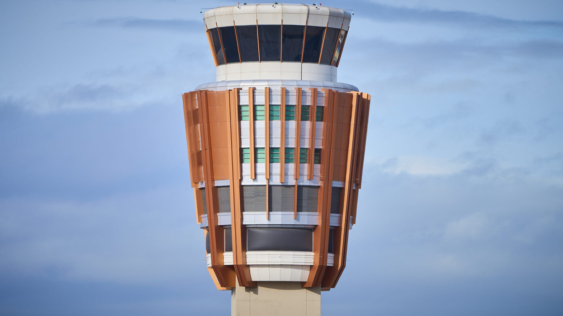 Wind triggers ground stop at Phoenix Sky Harbor 