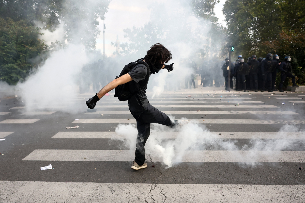 French policing under scrutiny as student protest injuries mount ...