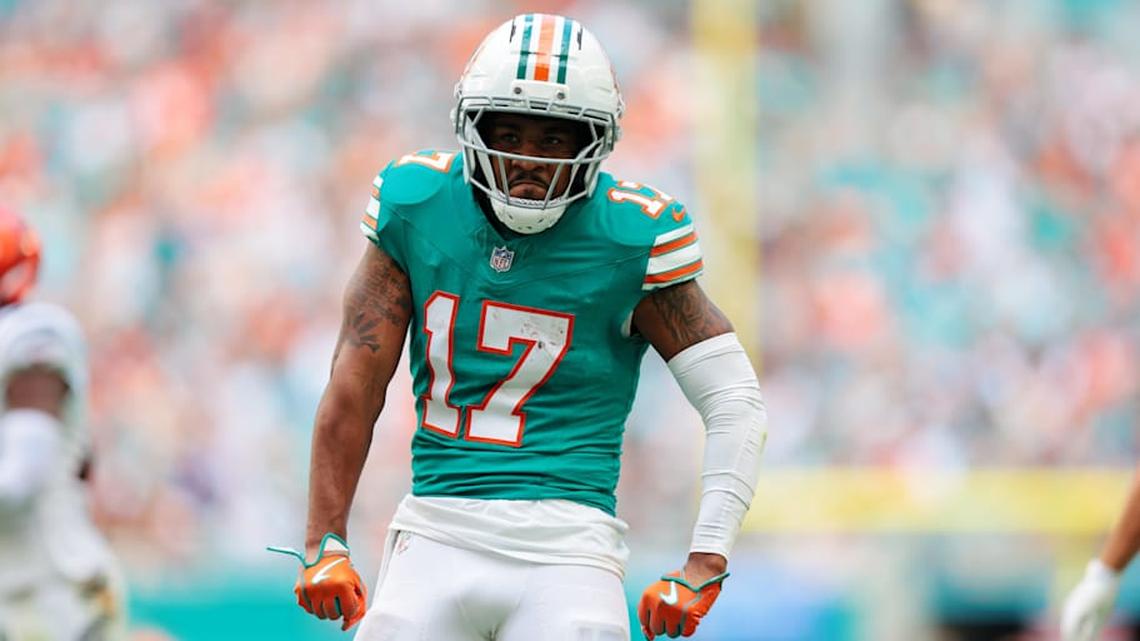 Dolphins Sunday Mailbag: Tua, Tyreek, Waddle, and More