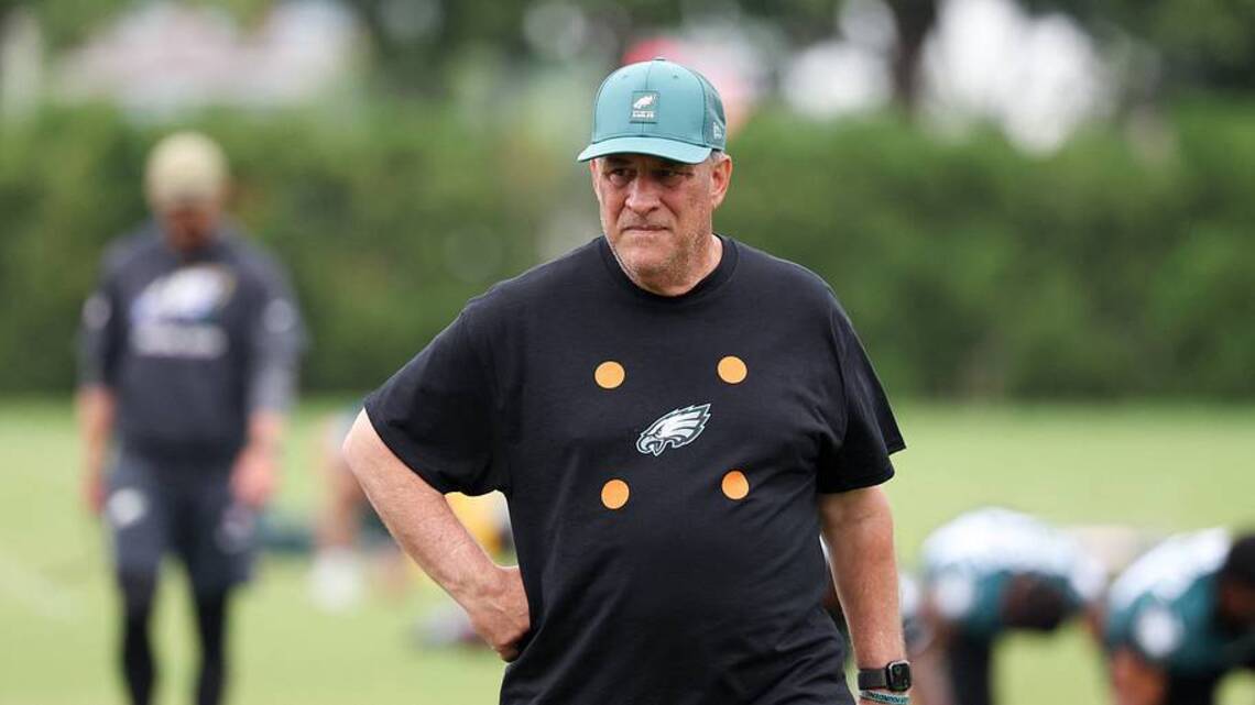 Vic Fangio Wants More From Eagles Edge Rushers Following Week 1 Performance