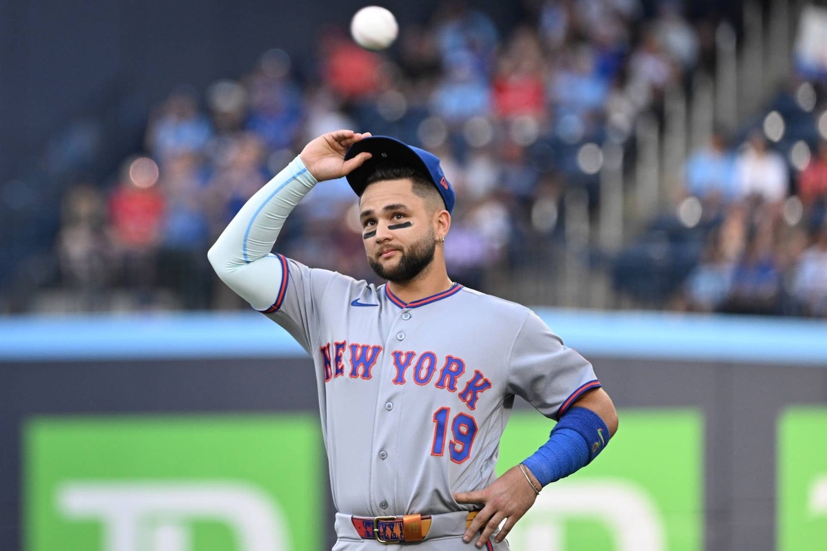  New York Mets third baseman Bo Bichette (19) Dan Hamilton-Imagn Images
