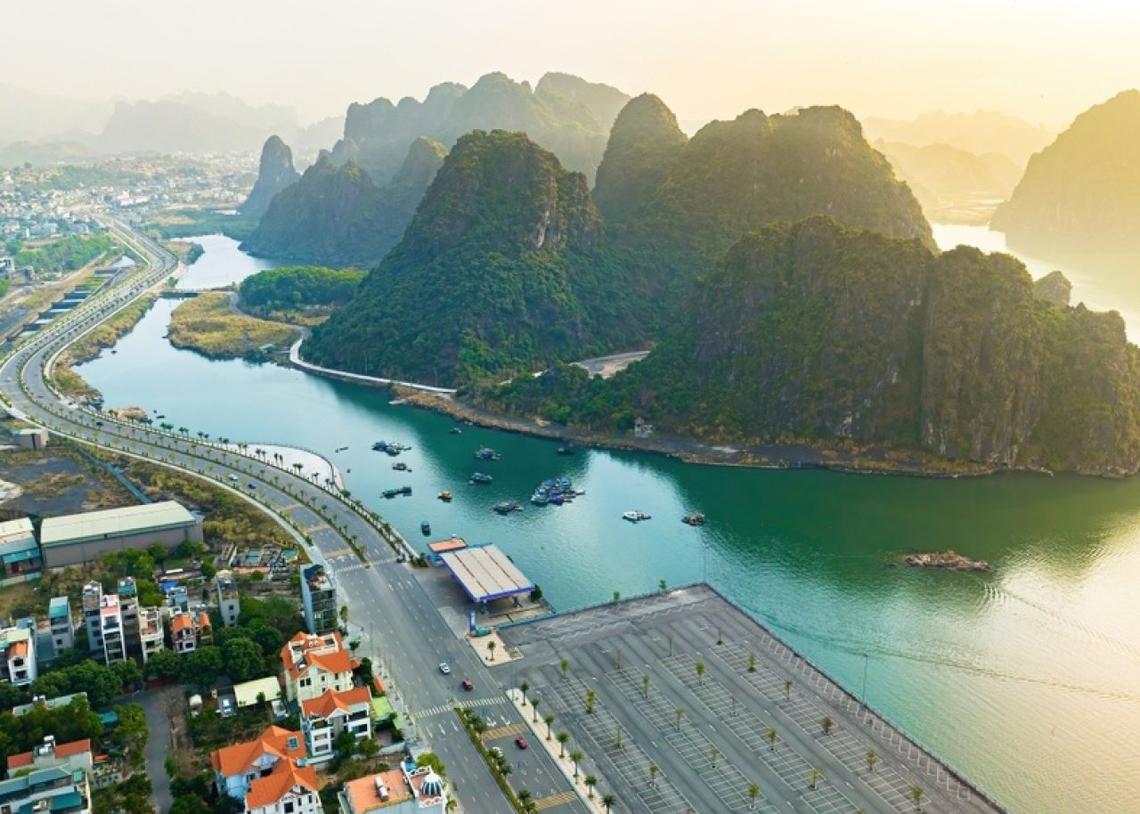  Dong Nhat Huy // Shutterstock 