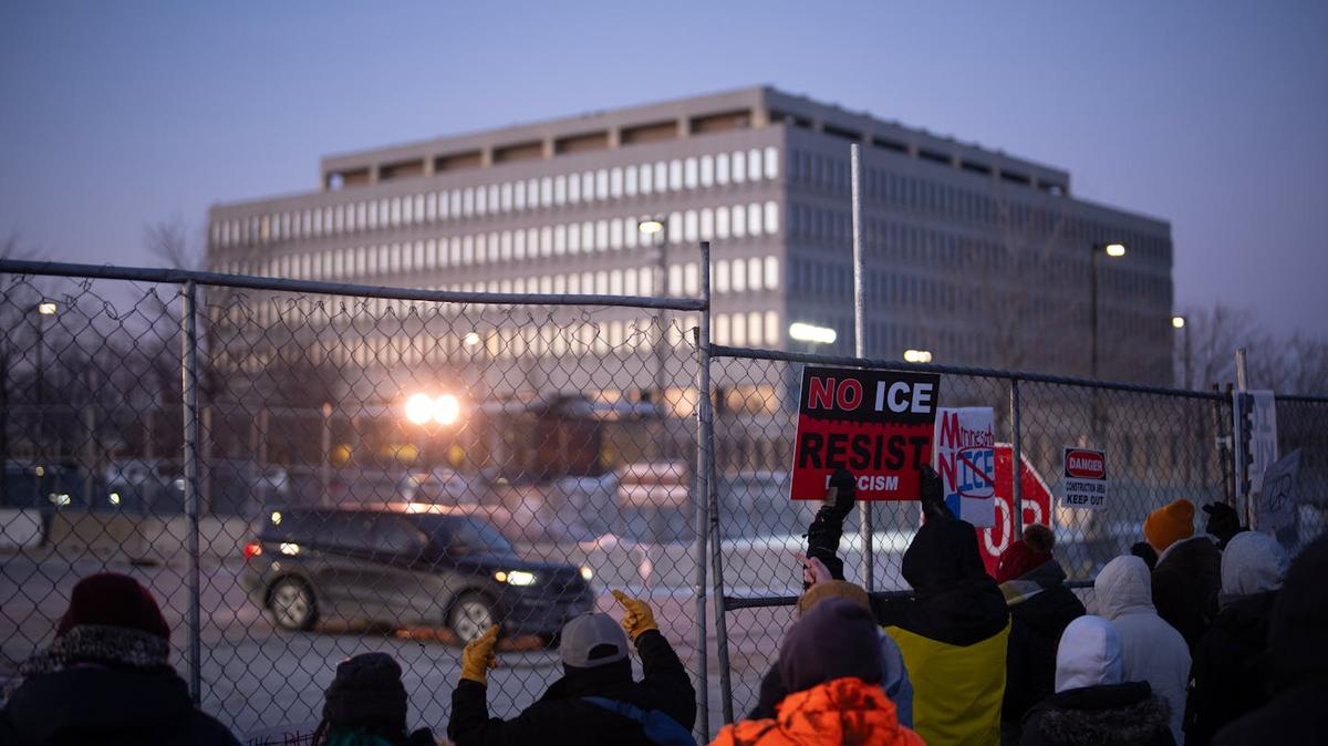 Protesters are blockaded across the street from the Whipple Federal Building near the Minneapolis-St. Paul International Airport in Minnesota on Jan. 25, 2026. (Jeff Wheeler/The Minnesota Star Tribune/TNS)