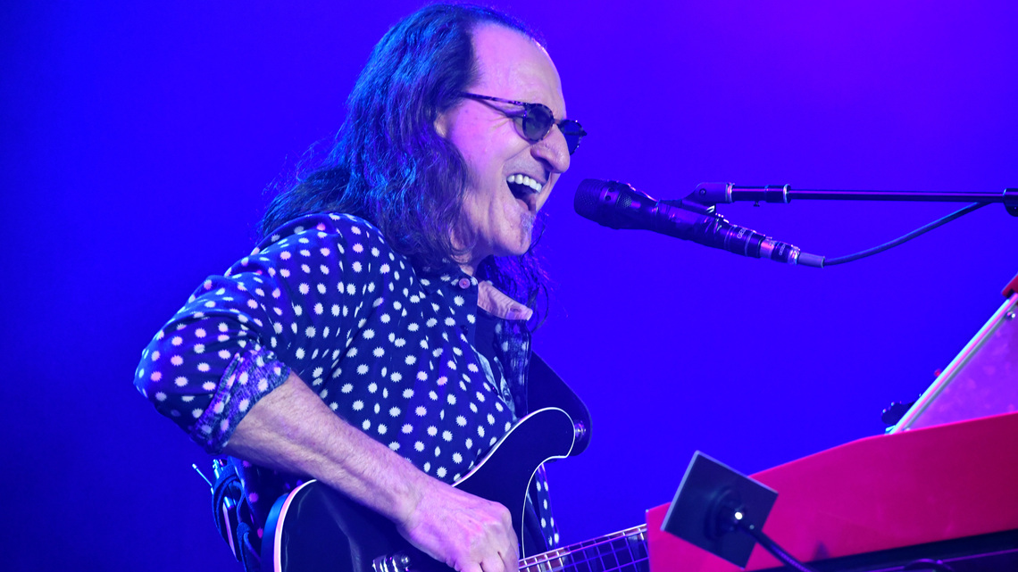 Rush Kicks Off First Tour in 11 Years, Honors Late Drummer Neil Peart 