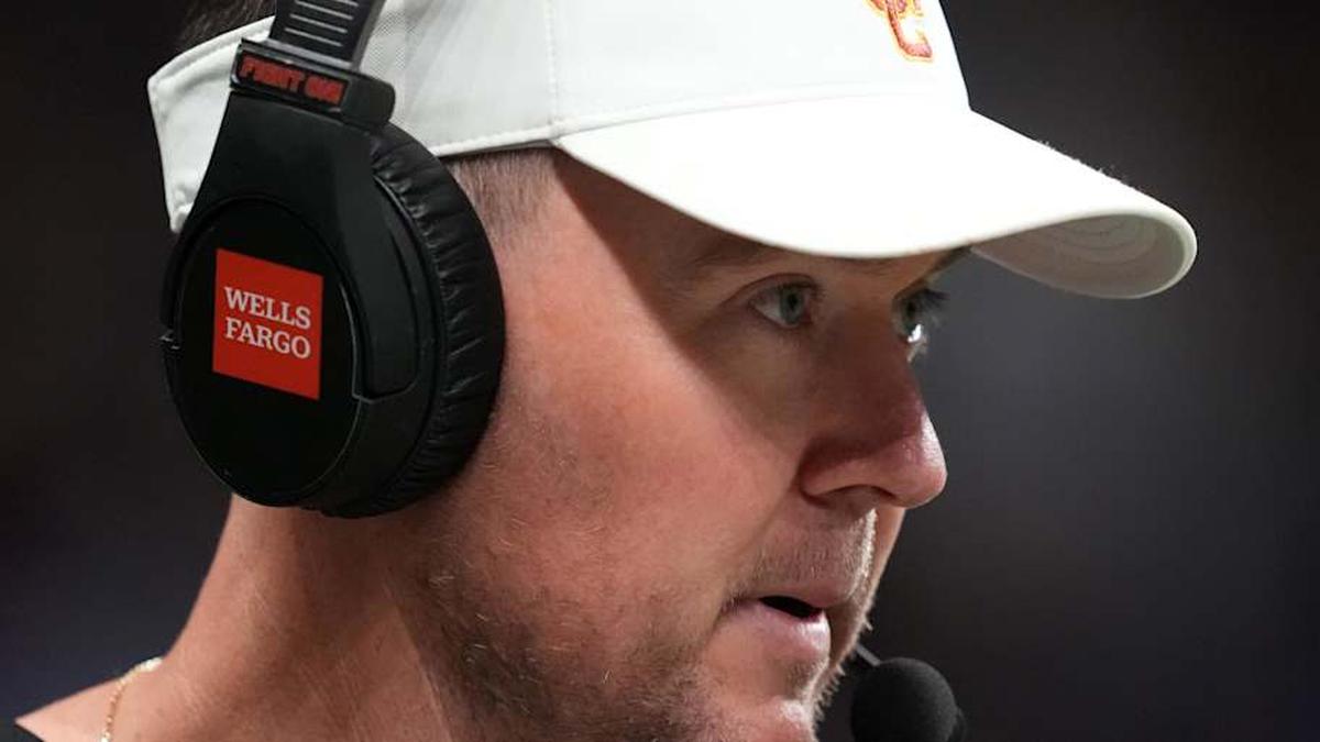  Dec 30, 2025; San Antonio, TX, USA; Southern California Trojans head coach Lincoln Riley watches in the first half against the TCU Horned Frogs during the Alamo Bowl at Alamodome. Mandatory Credit: Kirby Lee-Imagn Images | Kirby Lee-Imagn Images 