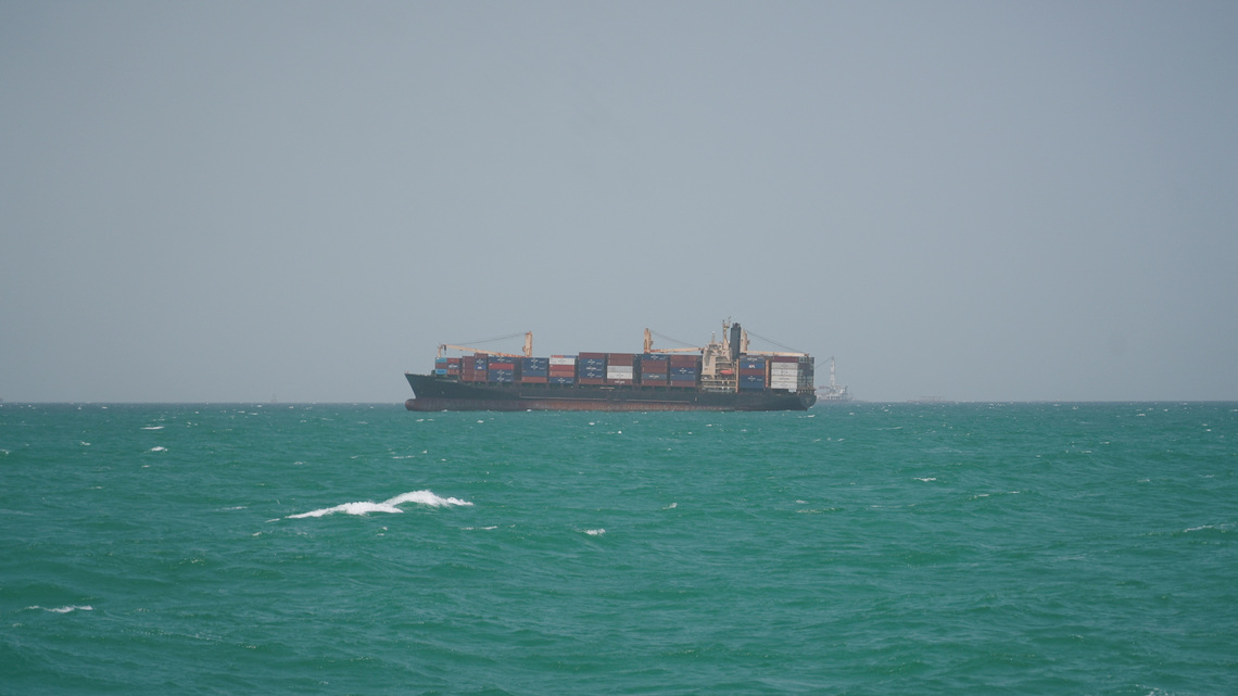 Houthis warn shipping companies to avoid Saudi ports, email shows