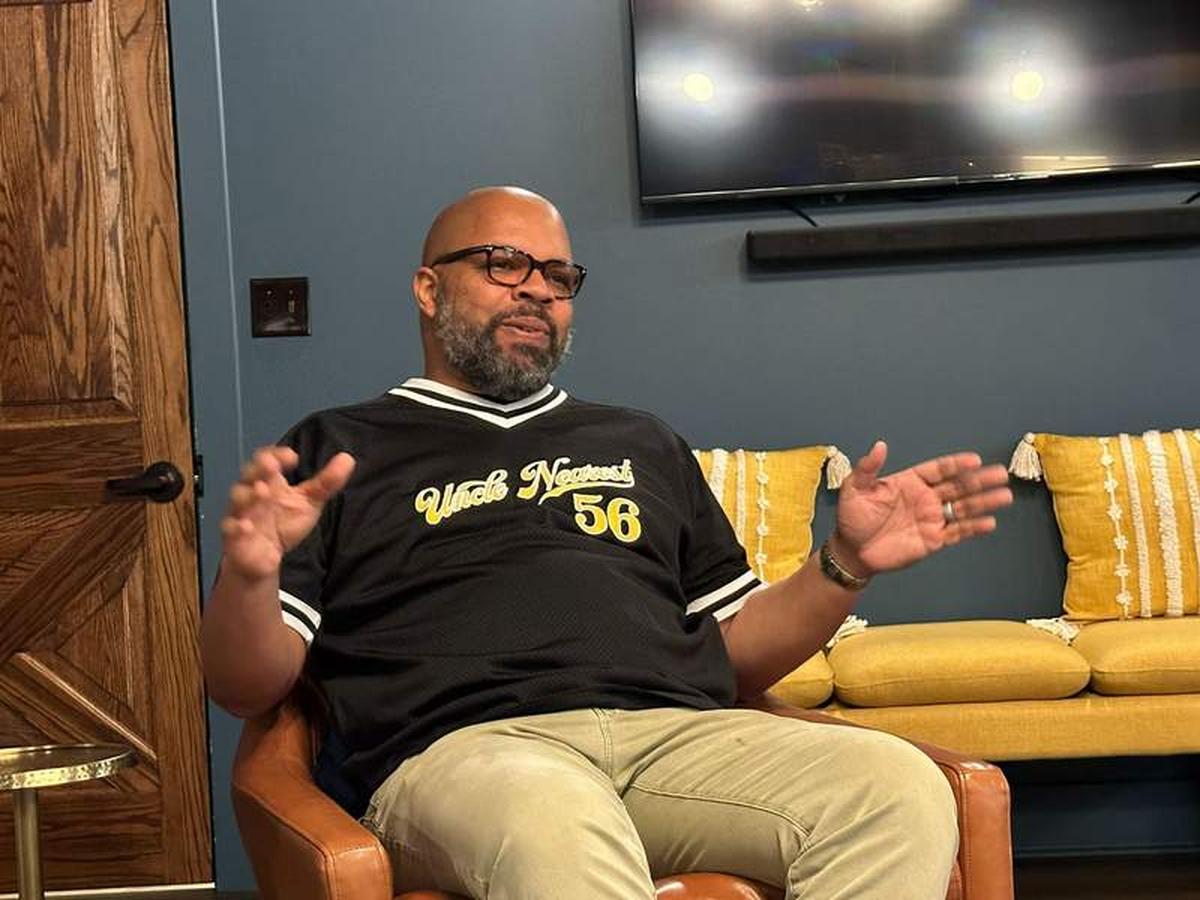  Talking with Keith Weaver, one of the owners at Nearest Green. Photo credit: Robin O’Neal Smith 