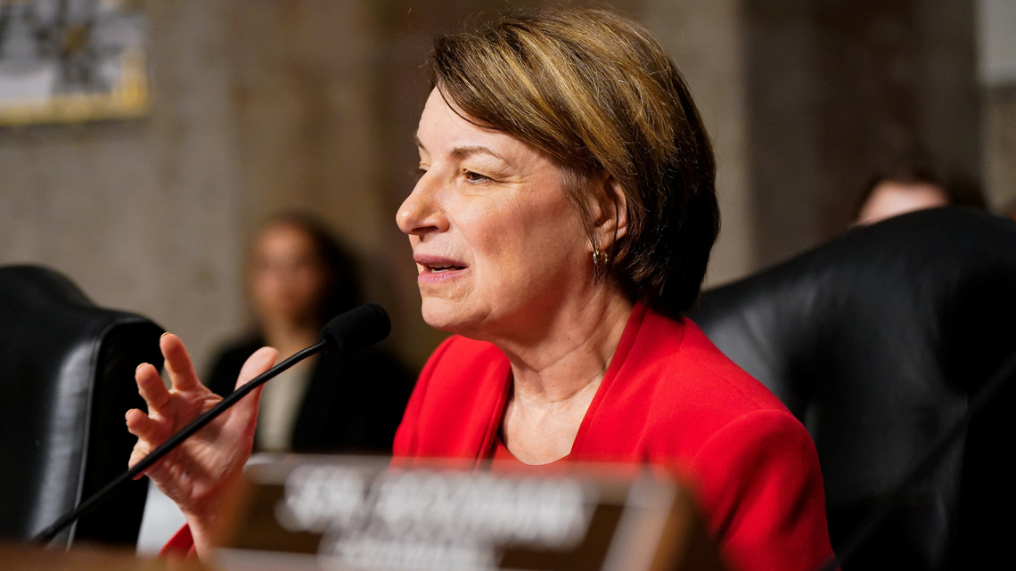 Minnesota Democrats choose Amy Klobuchar as nominee for governor 