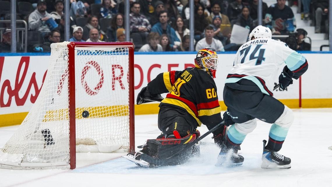 Kraken test Lightning's perfect record in Seattle as wild-card race heats up