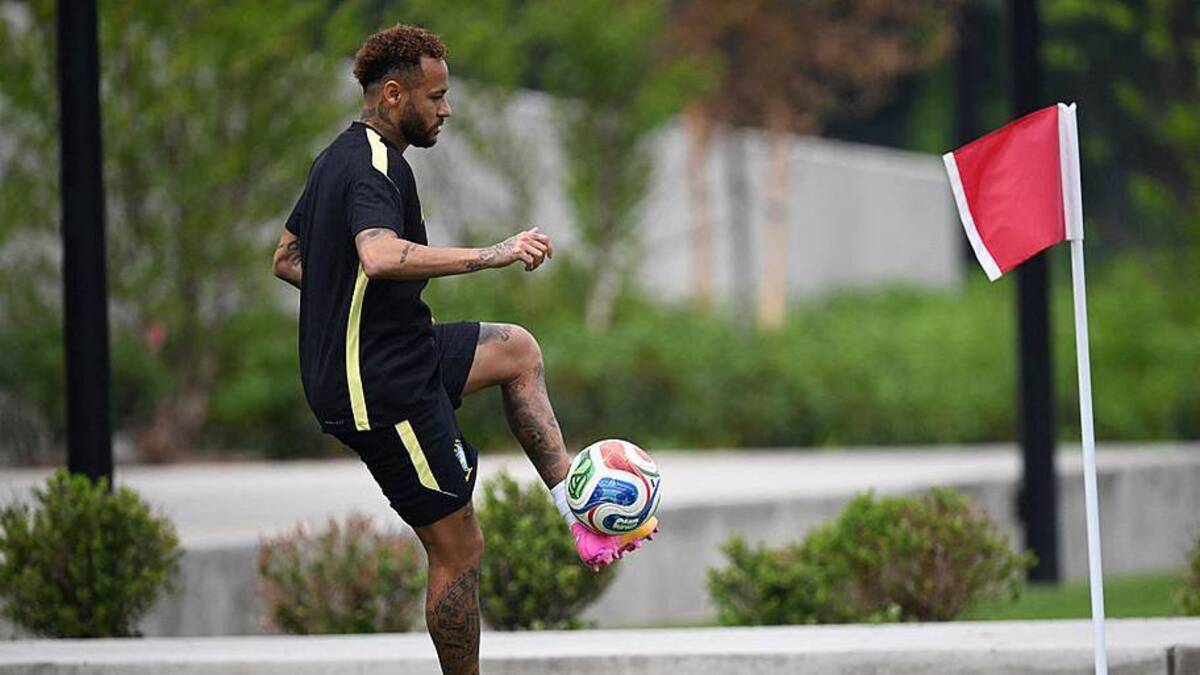 Neymar is back in training but he's not yet match-fit. | Mauro Pimentel/AFP/Getty Images 