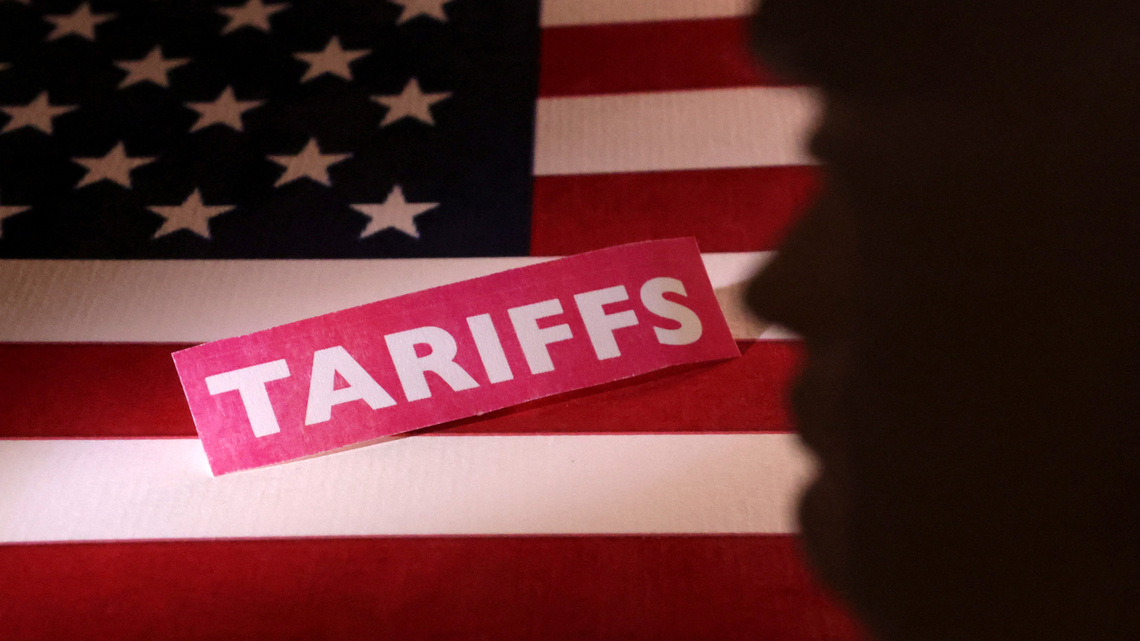 Analysis-Russia sanctions bill gives Trump sweeping new tariff powers