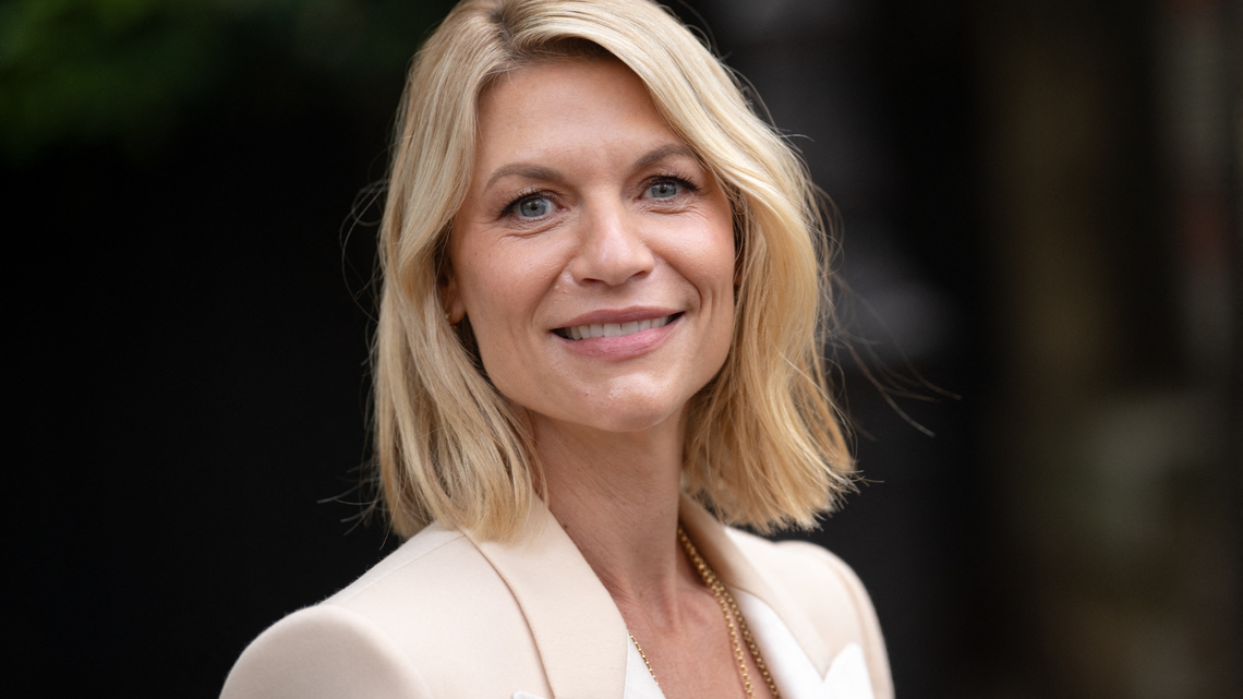 Claire Danes' 'Balloon' Pants Are Oddly Chic - The Look for $32 