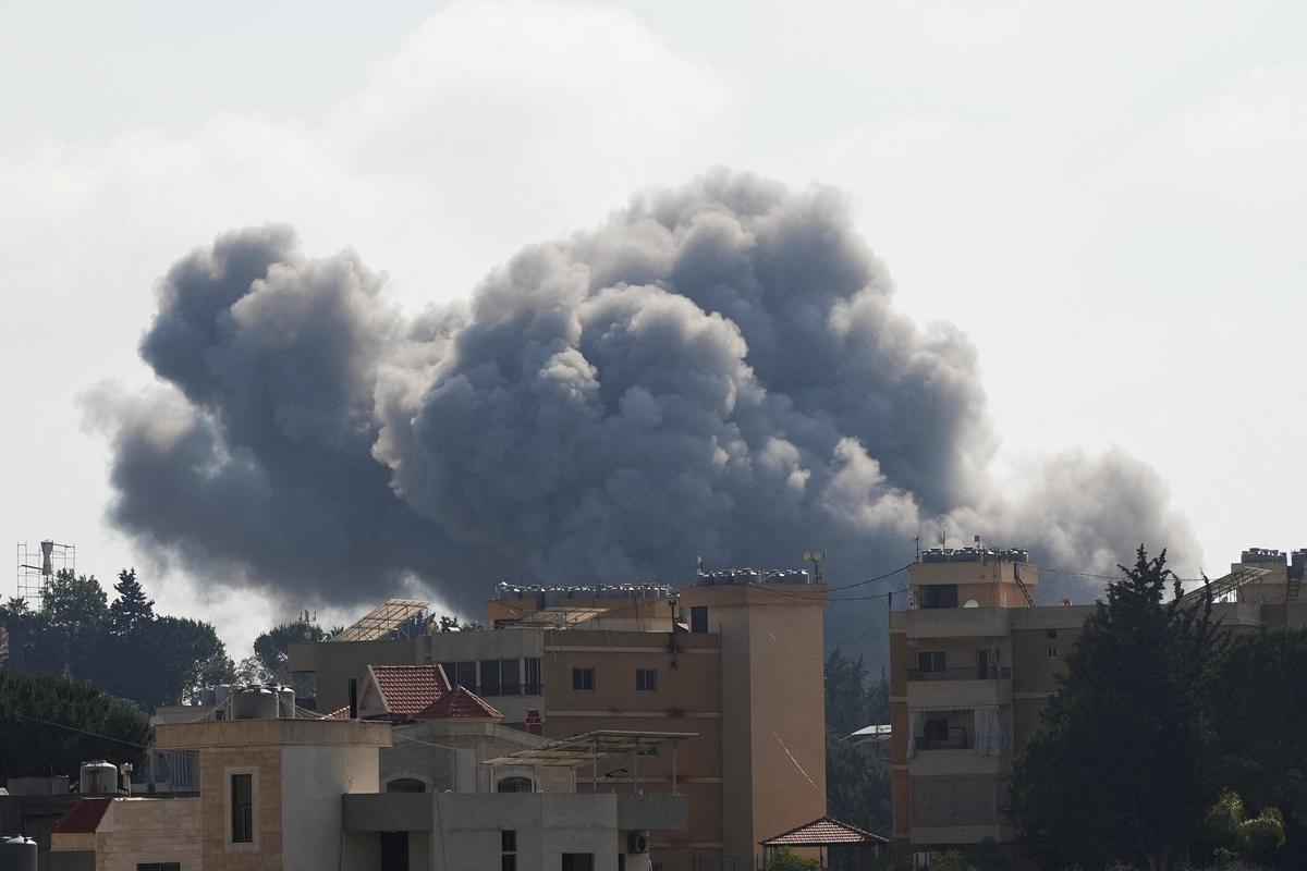 Smoke billows following an Israeli strike in Kfar Joz, Lebanon  May 26, 2026.REUTERS/Stringer