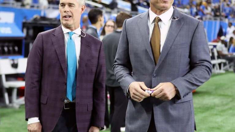 Report: ESPN's Joe Buck agrees to deal north of $100M 