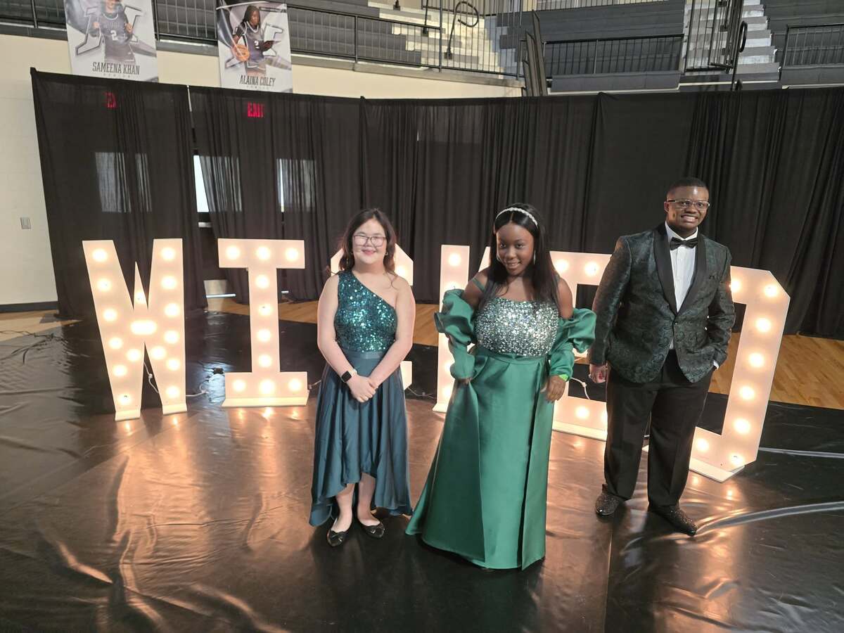 Over 100 Partner’s Club members and their dates have a night of funPartner's Club