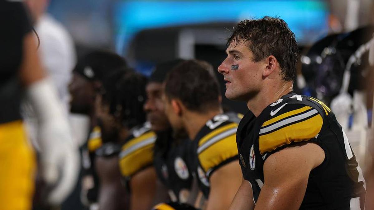  Aug 21, 2025; Charlotte, North Carolina, USA; Pittsburgh Steelers running back Max Hurleman (34) catches his breath on the bench during the fourth quarter against the Carolina Panthers at Bank of America Stadium. Mandatory Credit: Allison Lawhon-Imagn Images | Allison Lawhon-Imagn Images 