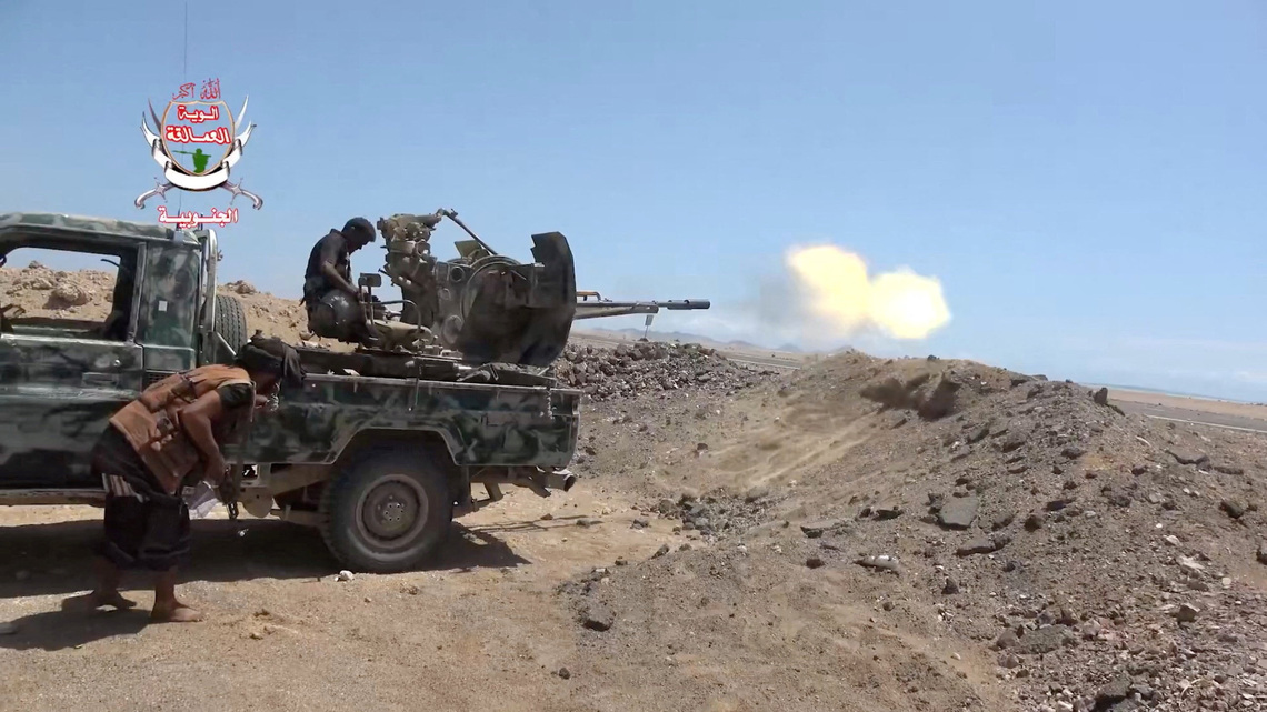 Factbox-Who is fighting in Yemen?