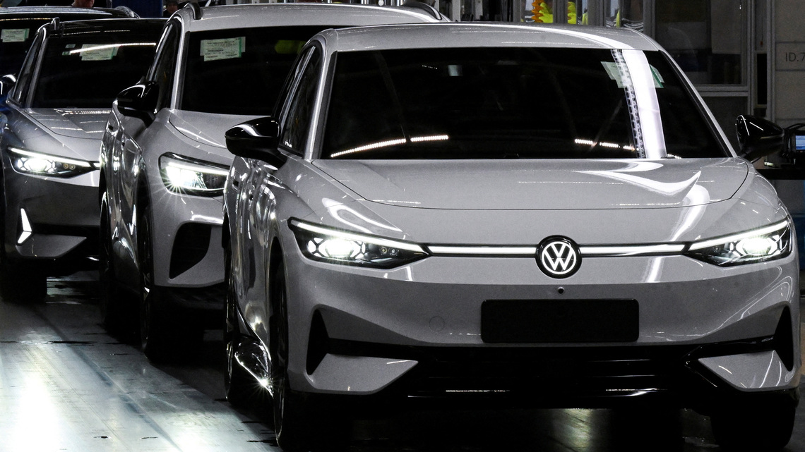 German auto workers stage protests as Volkswagen profit warning rocks sector 