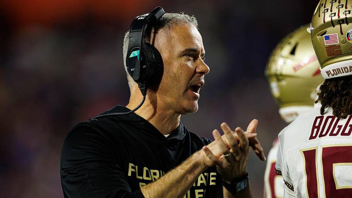  Nov 29, 2025; Gainesville, Florida, USA; Florida State Seminoles head coach Mike Norvell gestures against the Florida Gators during the second half at Ben Hill Griffin Stadium. Mandatory Credit: Matt Pendleton-Imagn Images | Matt Pendleton-Imagn Images 