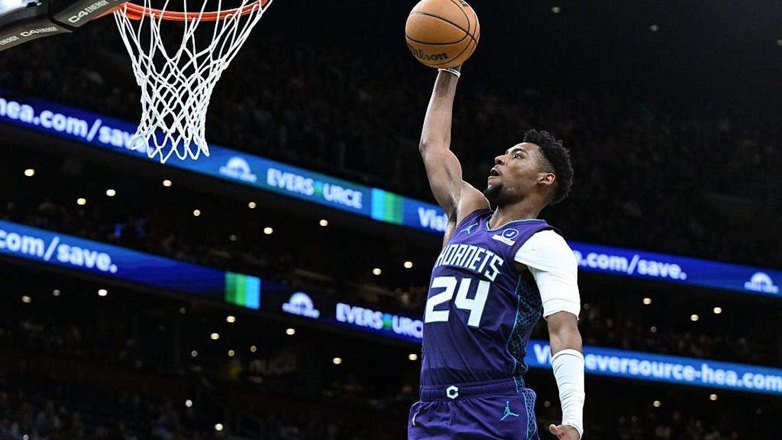 Red-hot Hornets manhandle Celtics for sixth consecutive victory