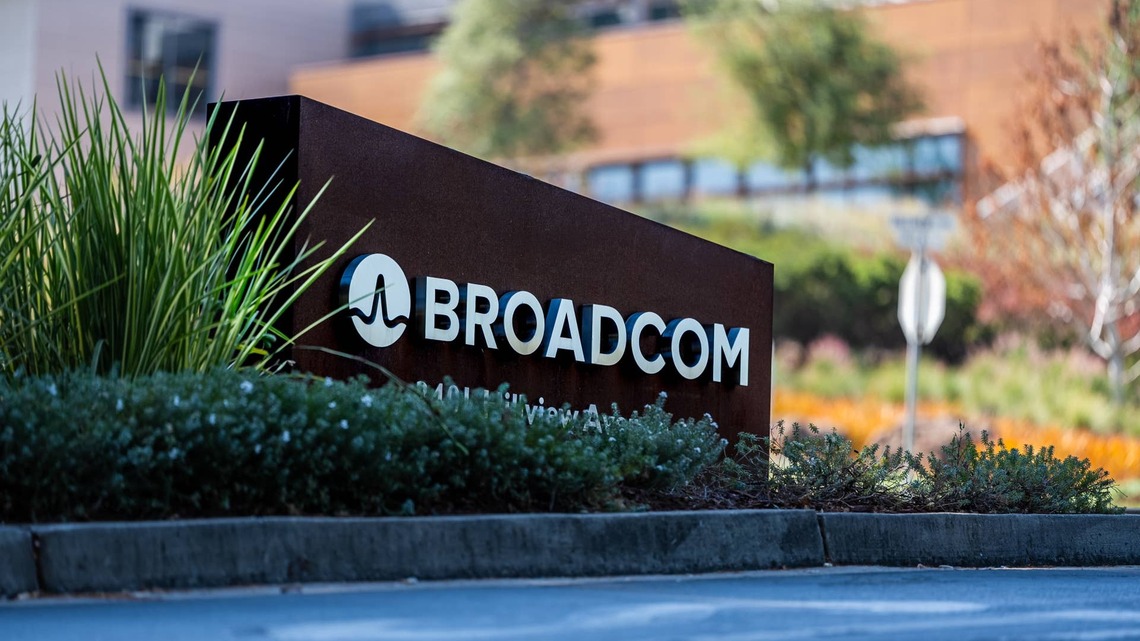 A $10,000 Broadcom investment in 2016 now pays $1,991 a year in dividends 