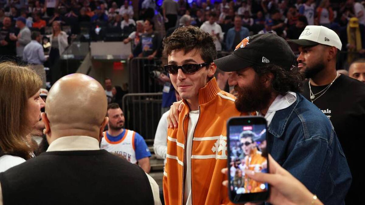  The star-studded Knicks crowd was loud on Monday, but after a loss to the Spurs, they could be on edge in Game 4 Wednesday. | Geoff Burke-Imagn Images 
