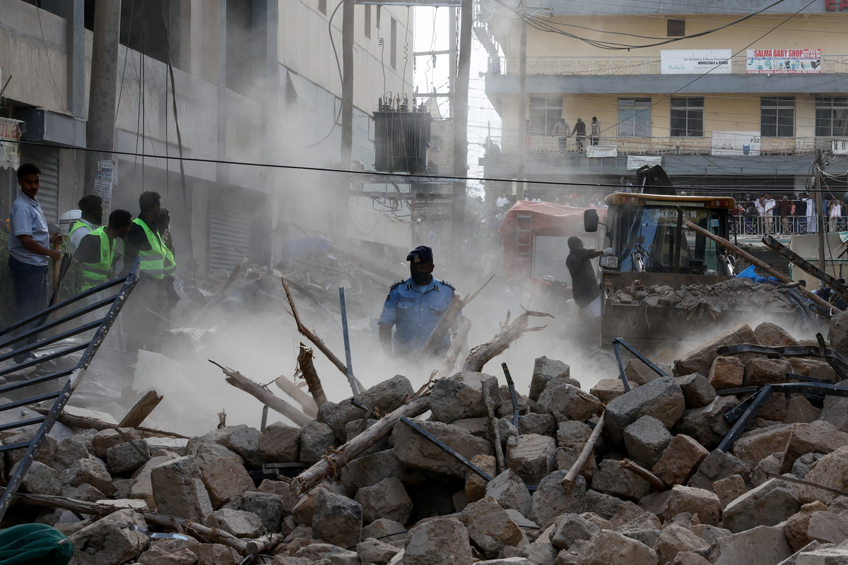 Building collapses in Kenyan capital, rescuers on the scene | Kansas ...