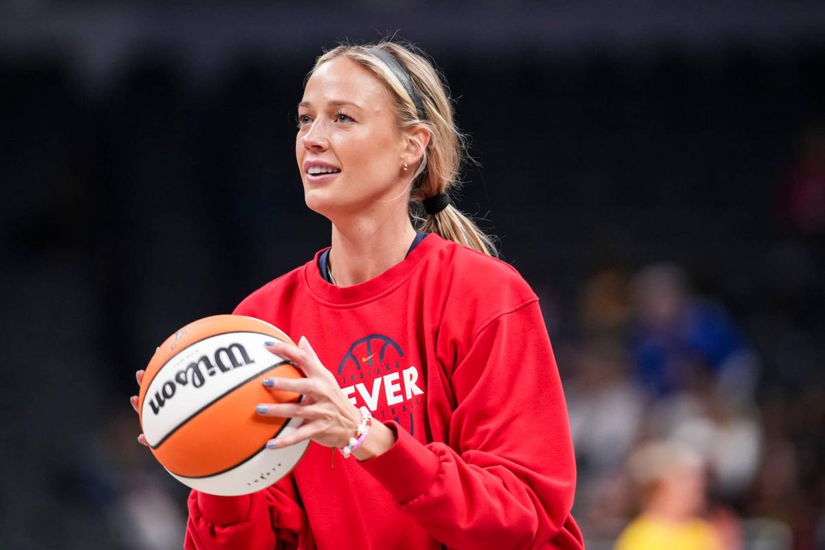  Indiana Fever guard Sophie Cunningham (8) warms up Saturday, May 2, 2026, during the first half of a preseason game at Gainbridge Fieldhouse in Indianapolis. 