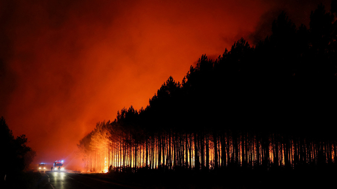 France wildfire forces thousands to flee as tinder box conditions persist in warming Europe 